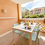 L'esquinade - J2 206 By Interhome *