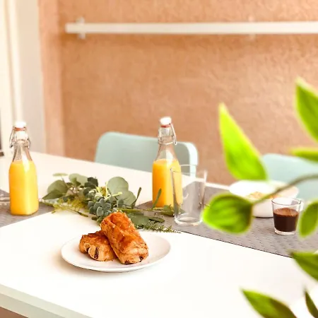 L'esquinade - J2 206 By Interhome *