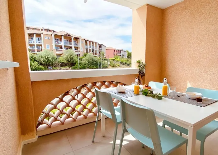 Апартаменты L'esquinade - J2 206 By Interhome