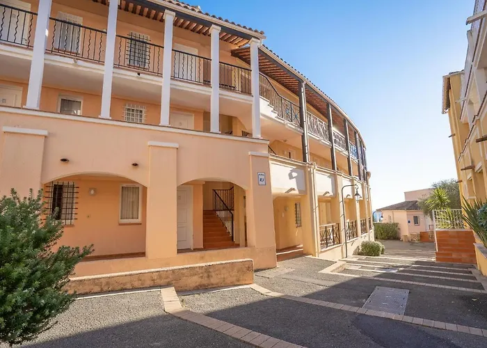 L'esquinade - J2 206 By Interhome *